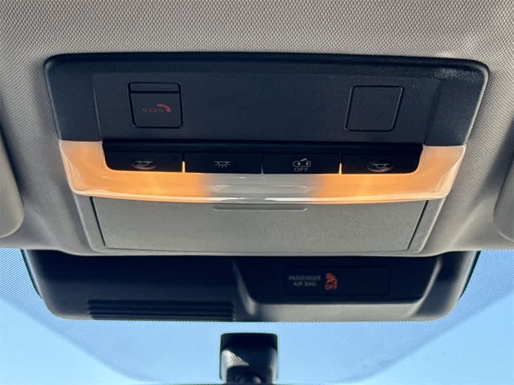 Vehicle image 25 of 26