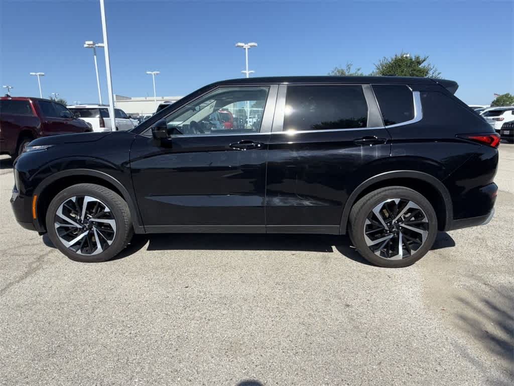 Vehicle image 4 of 26