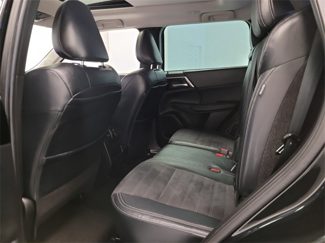 Vehicle image 13 of 27