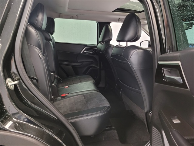 Vehicle image 11 of 27