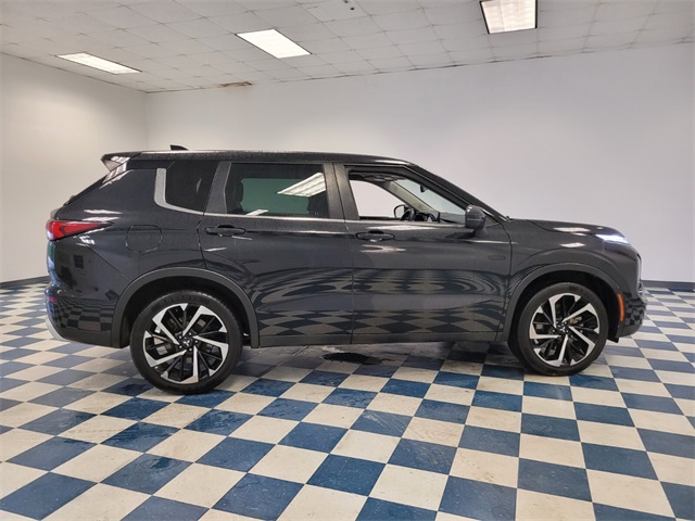 Vehicle image 4 of 27
