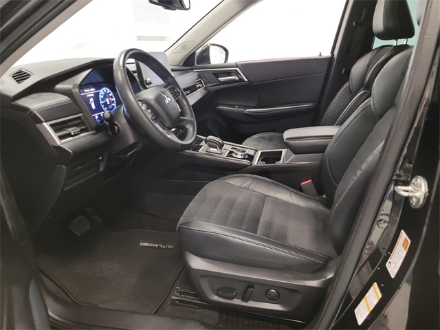Vehicle image 14 of 27