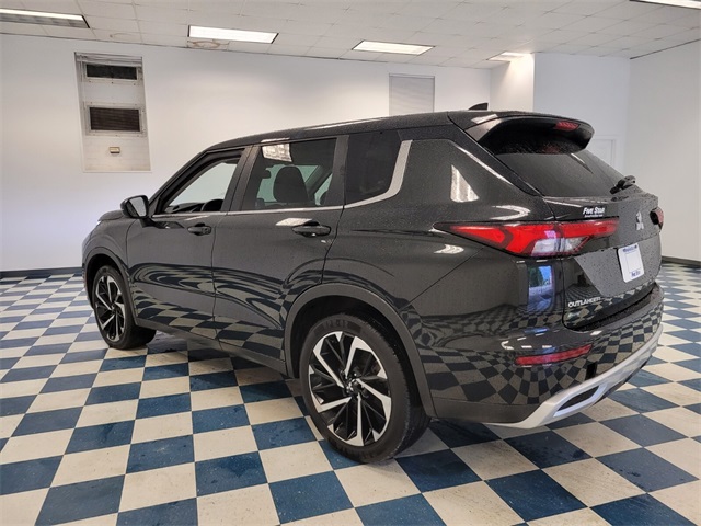 Vehicle image 6 of 27