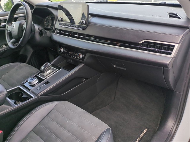 Vehicle image 32 of 34