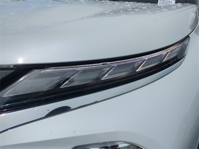 Vehicle image 9 of 34