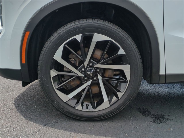 Vehicle image 11 of 34