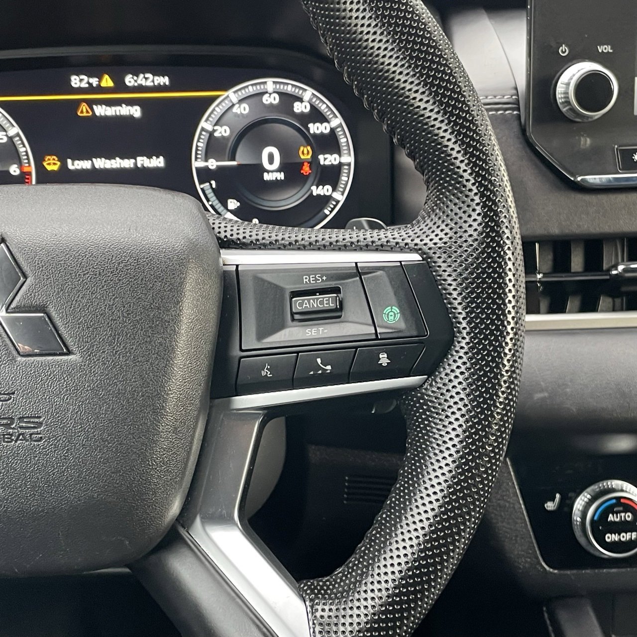 Vehicle image 16 of 27