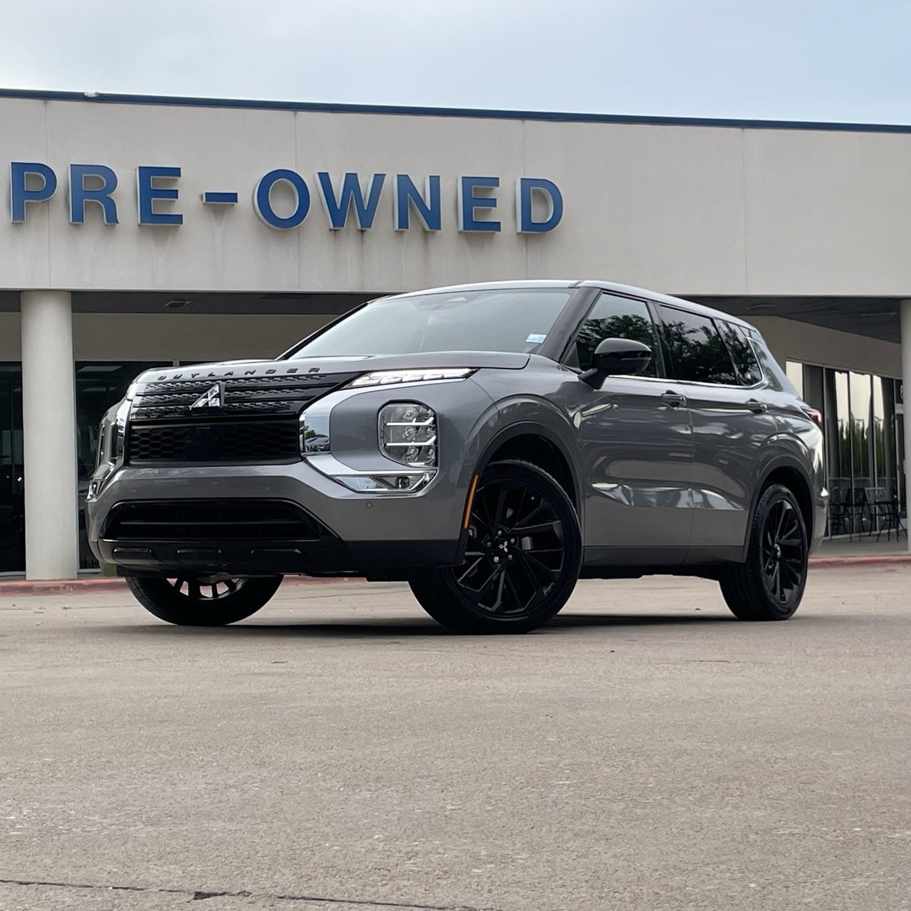 Vehicle image 3 of 27