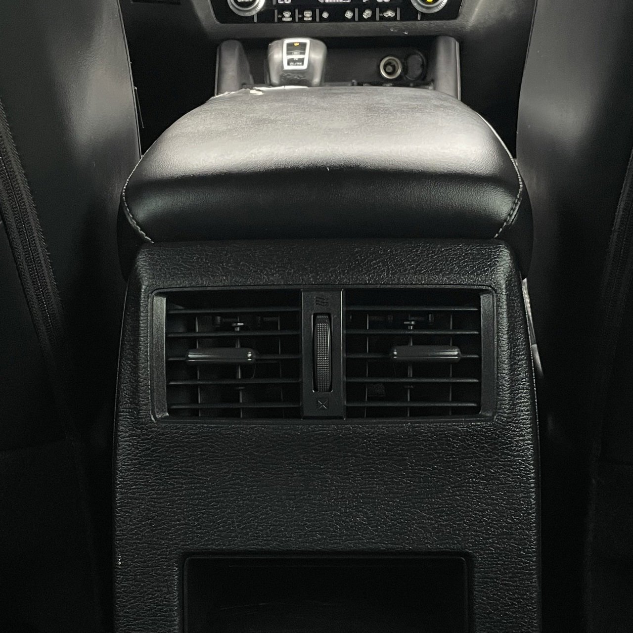 Vehicle image 23 of 27