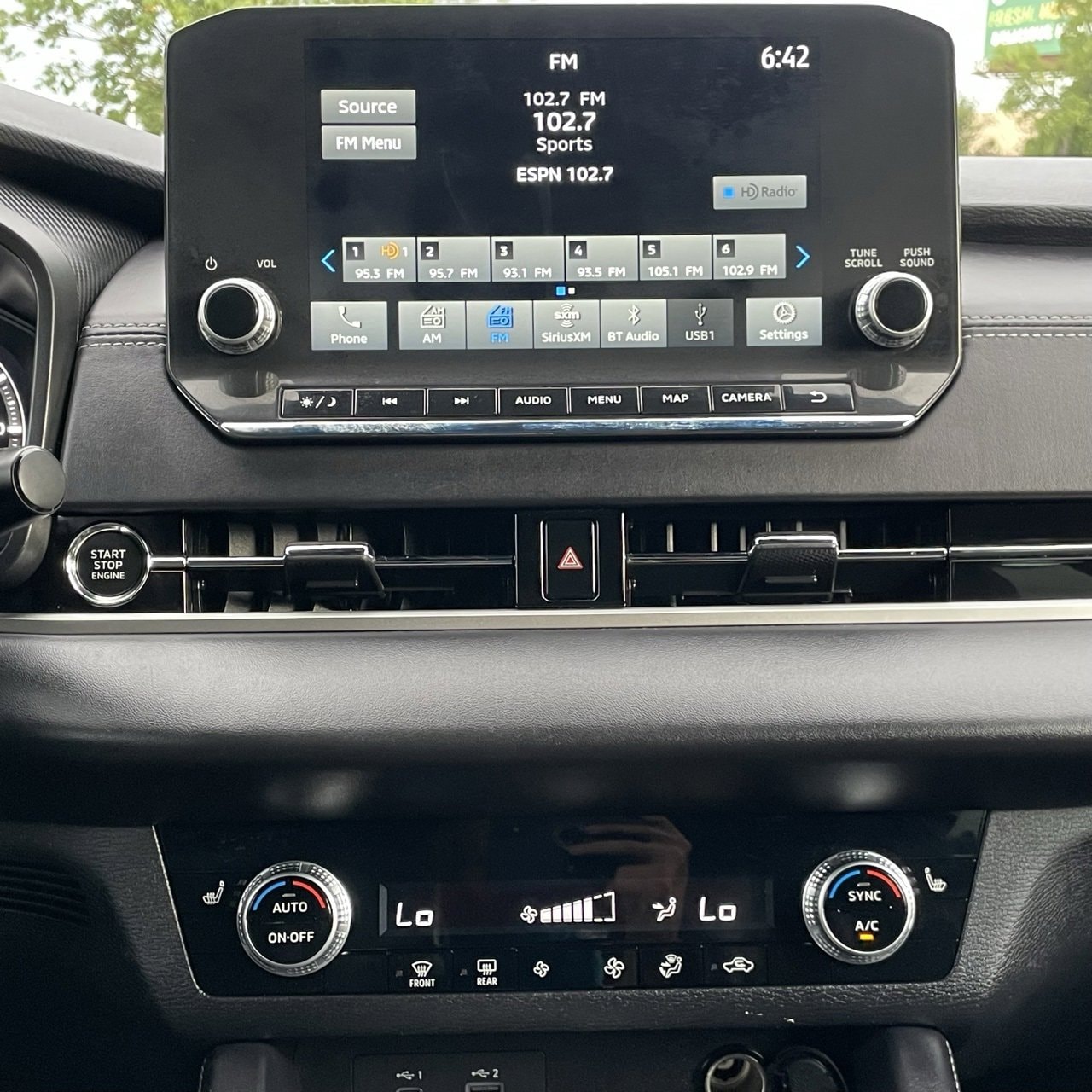 Vehicle image 19 of 27