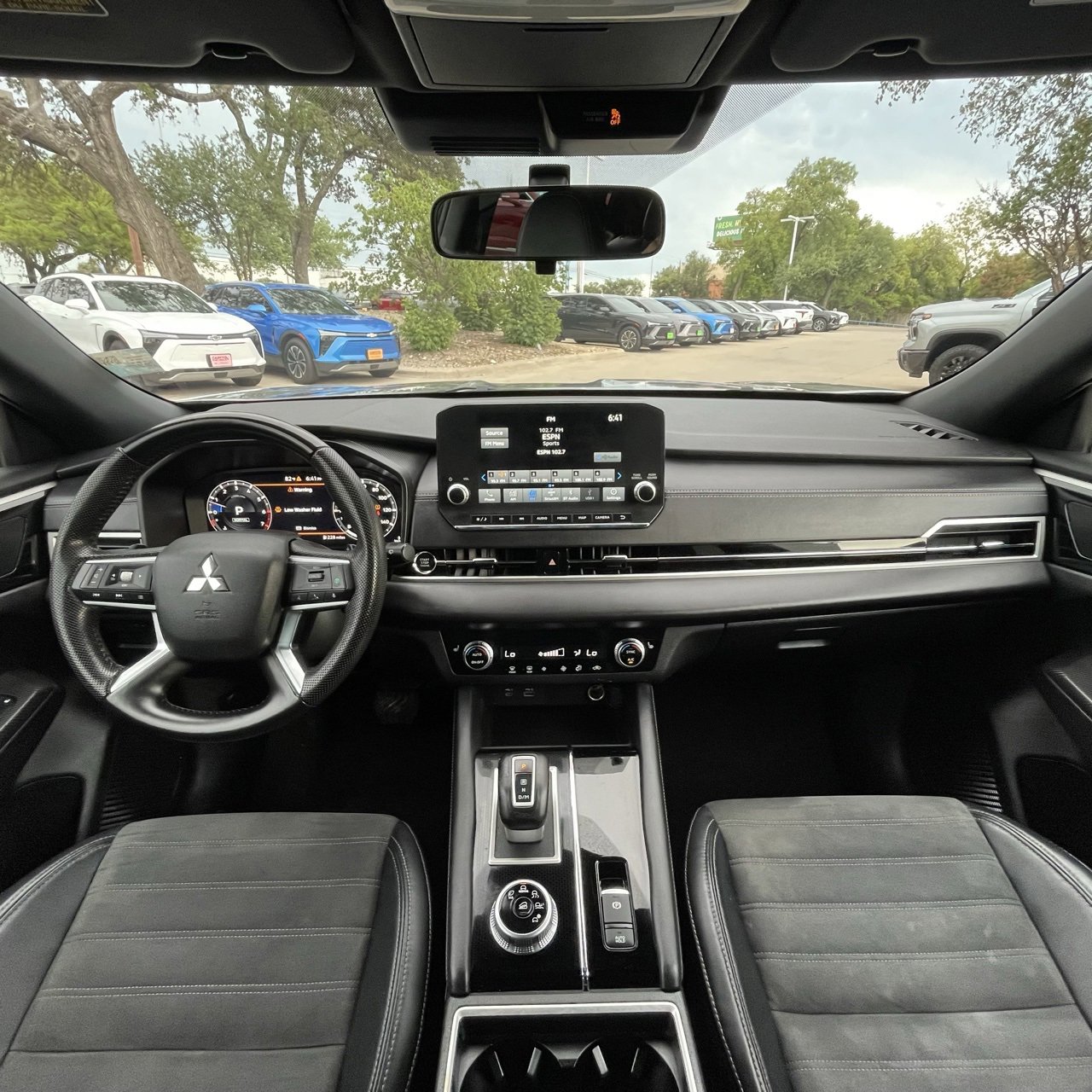 Vehicle image 12 of 27