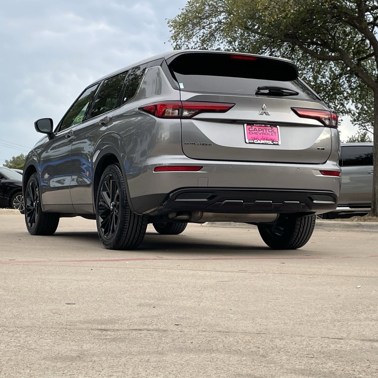 Vehicle image 4 of 27