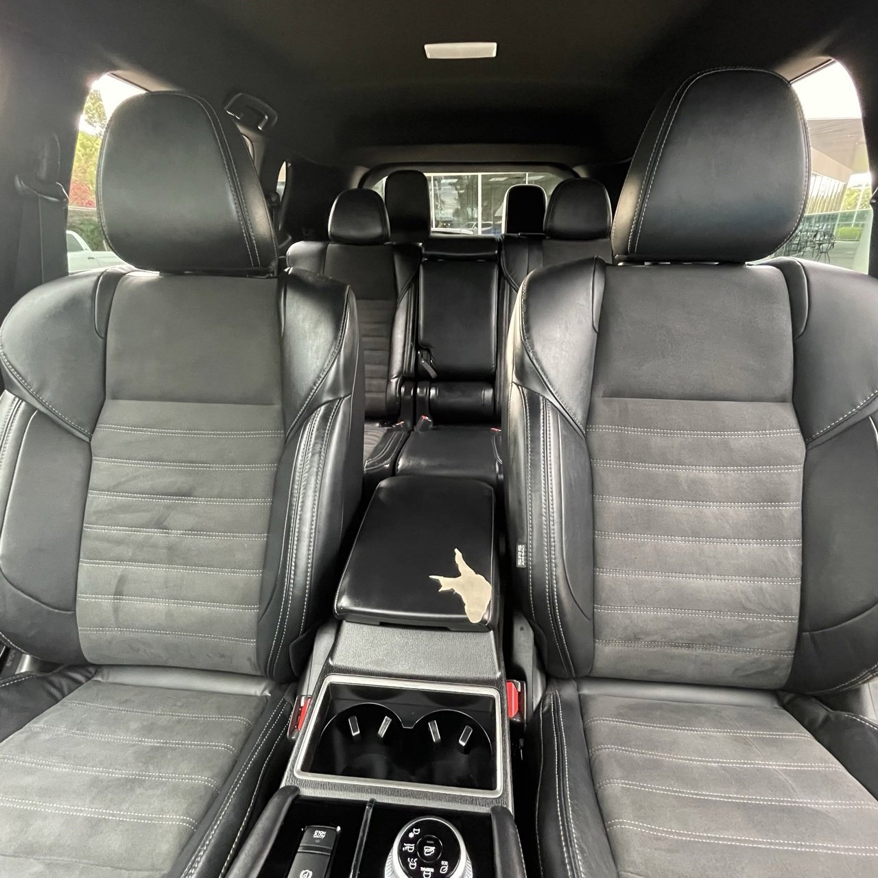 Vehicle image 11 of 27