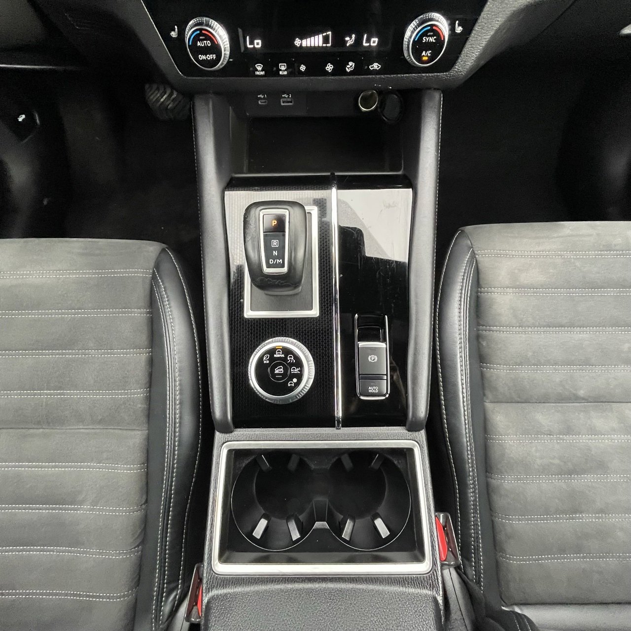 Vehicle image 21 of 27