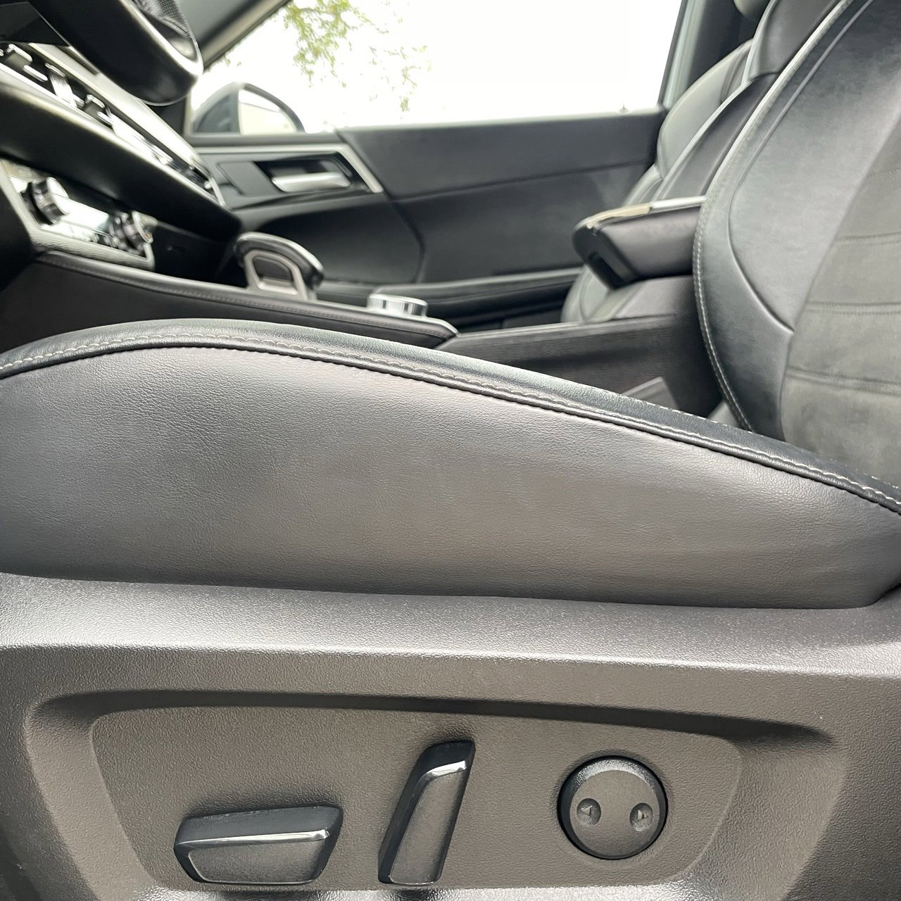 Vehicle image 27 of 27