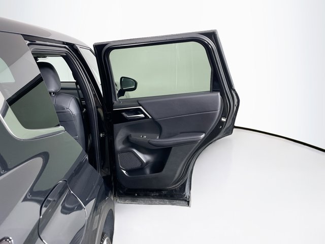 Vehicle image 28 of 31