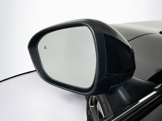 Vehicle image 13 of 31