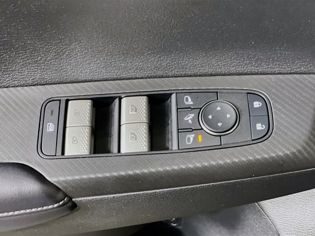 Vehicle image 12 of 31