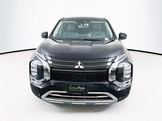 Vehicle image 2 of 31