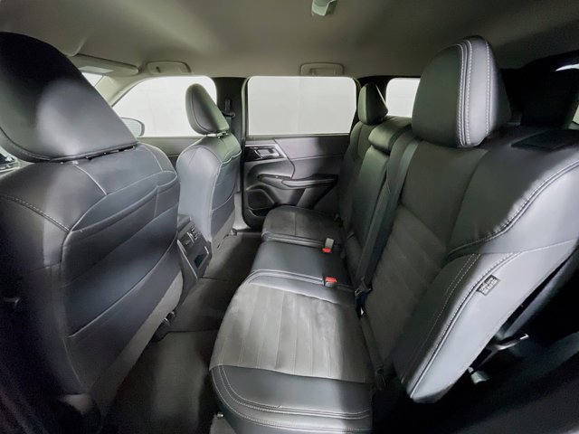 Vehicle image 24 of 31
