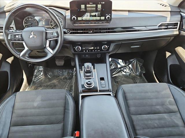 Vehicle image 16 of 26
