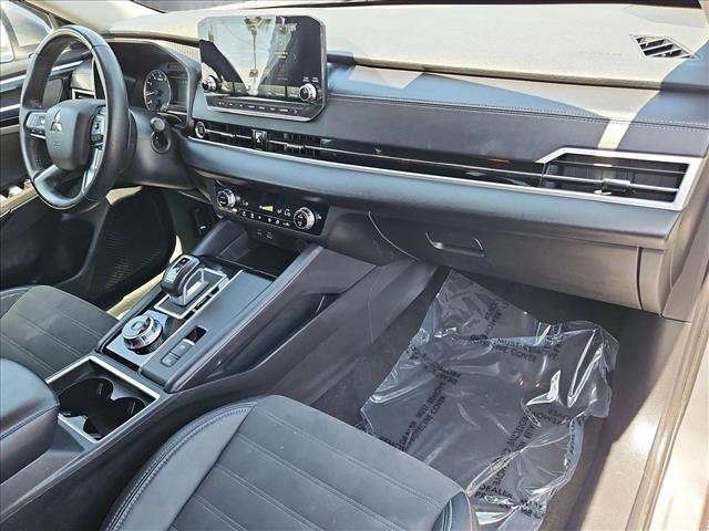 Vehicle image 23 of 26