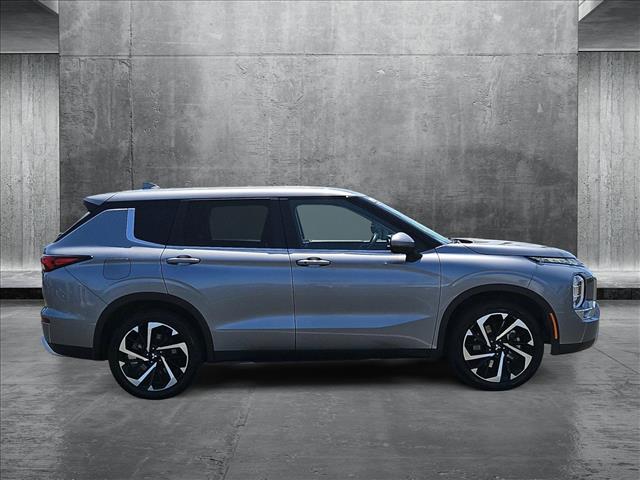Vehicle image 4 of 26