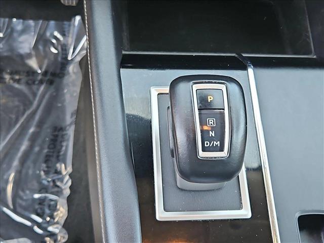 Vehicle image 12 of 26