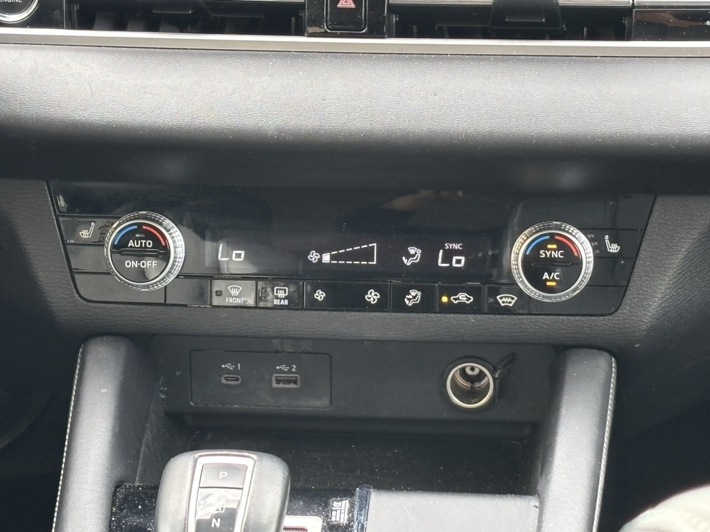 Vehicle image 15 of 29
