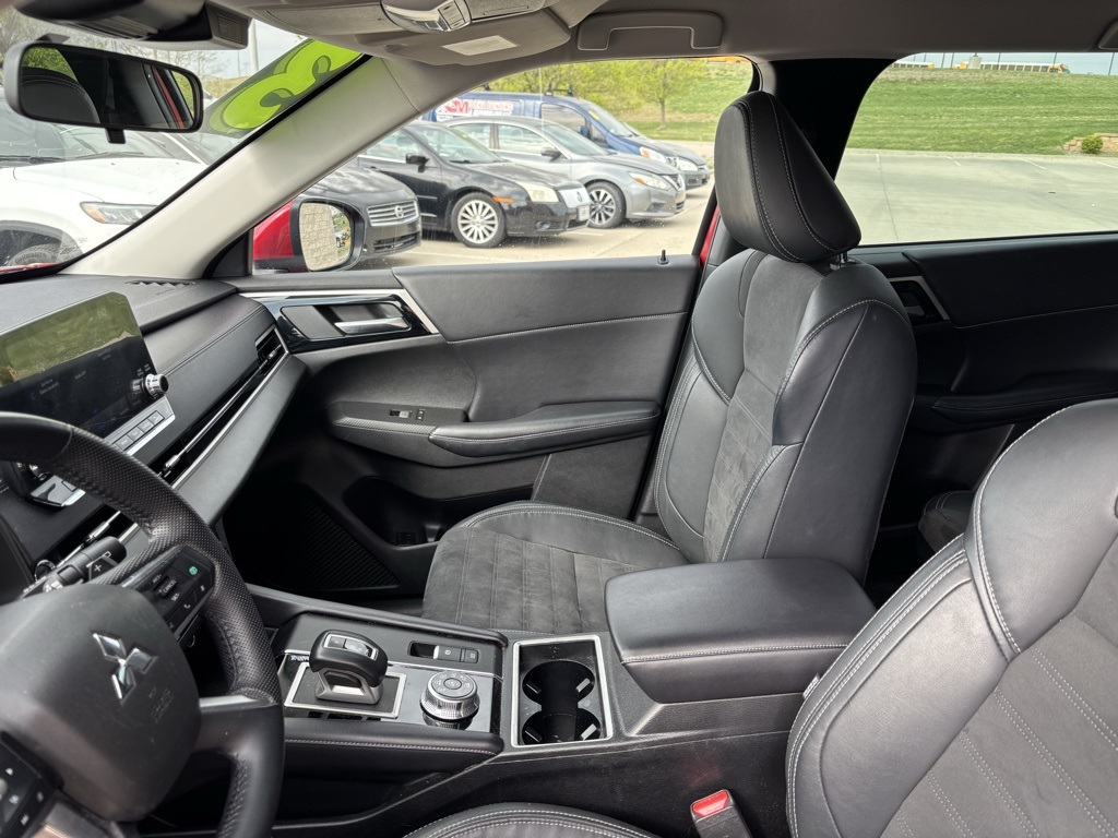 Vehicle image 27 of 29