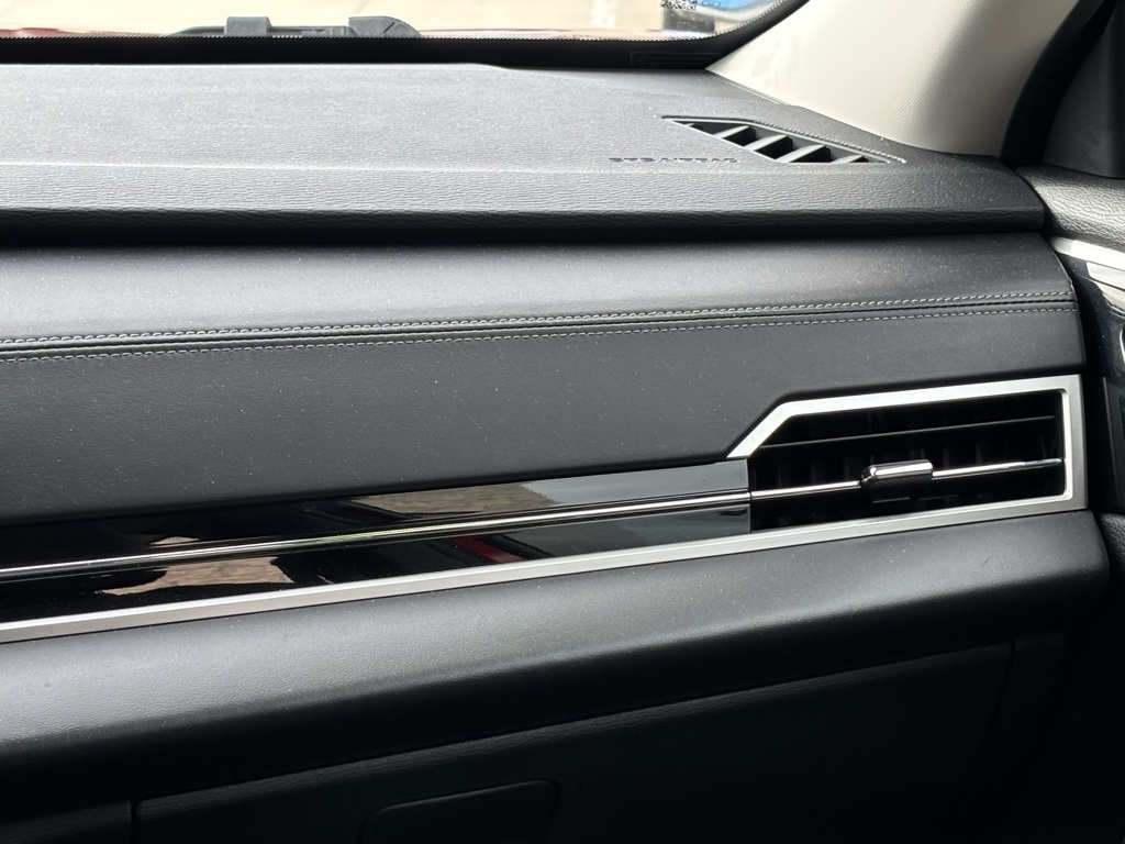 Vehicle image 13 of 29