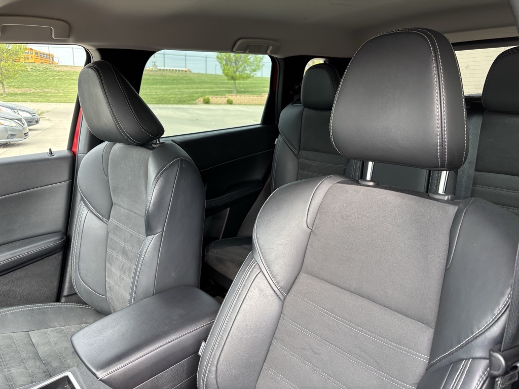 Vehicle image 26 of 29