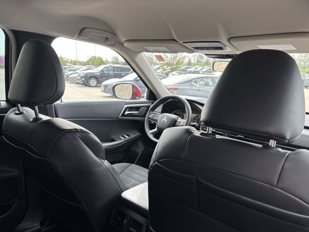 Vehicle image 8 of 29