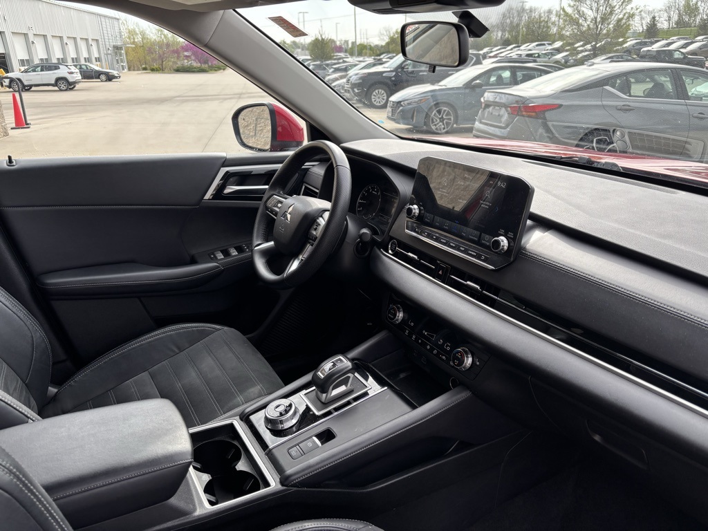 Vehicle image 17 of 29