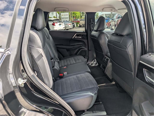 Vehicle image 16 of 31