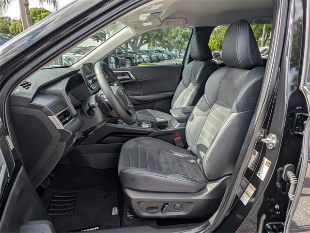 Vehicle image 8 of 31