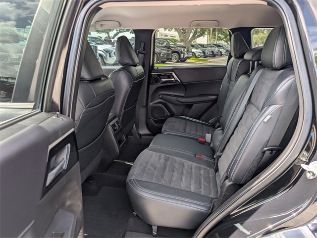 Vehicle image 11 of 31