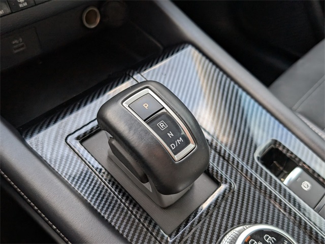 Vehicle image 24 of 31