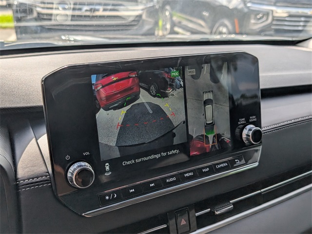 Vehicle image 22 of 31