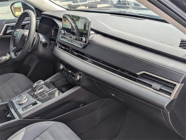 Vehicle image 17 of 31