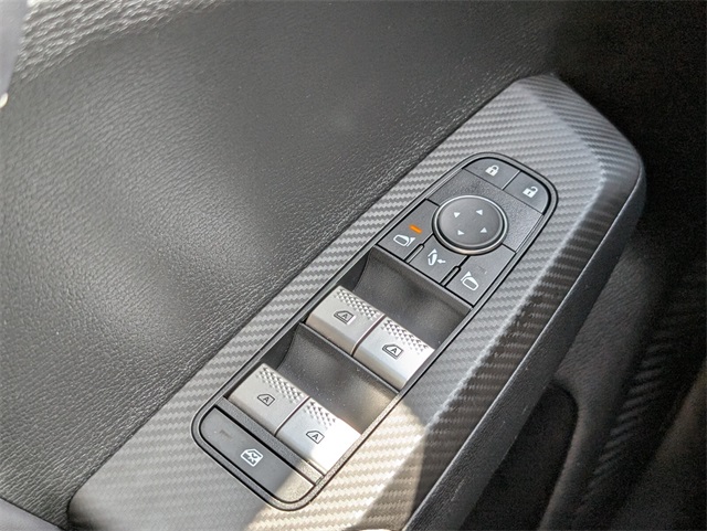 Vehicle image 30 of 31