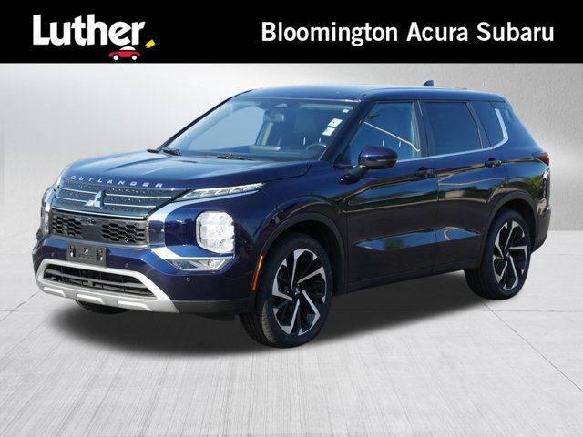 2023 Mitsubishi Outlander SE Image 1 of 34