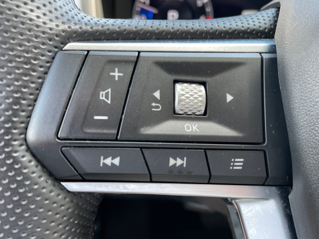 Vehicle image 20 of 28