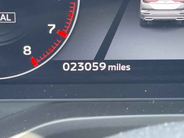 Vehicle image 22 of 28