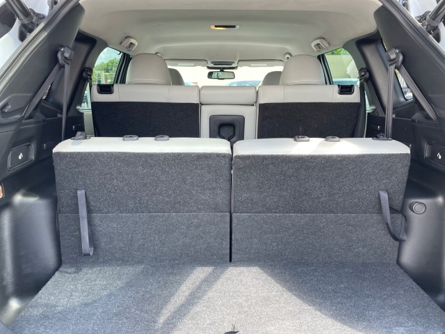 Vehicle image 13 of 28