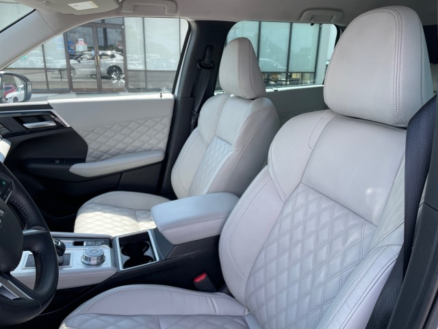 Vehicle image 16 of 28