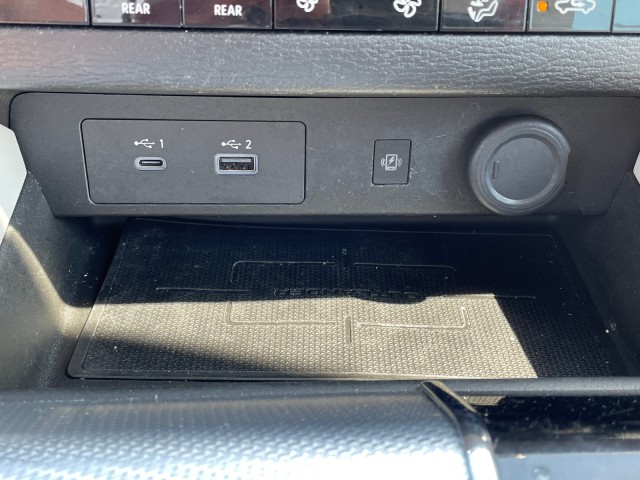 Vehicle image 27 of 28