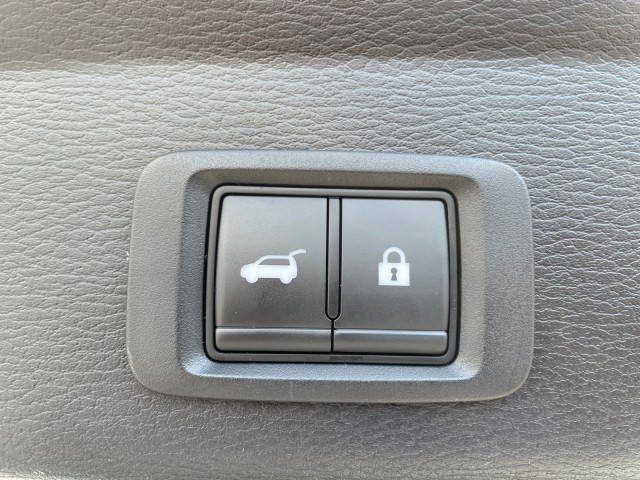 Vehicle image 14 of 28
