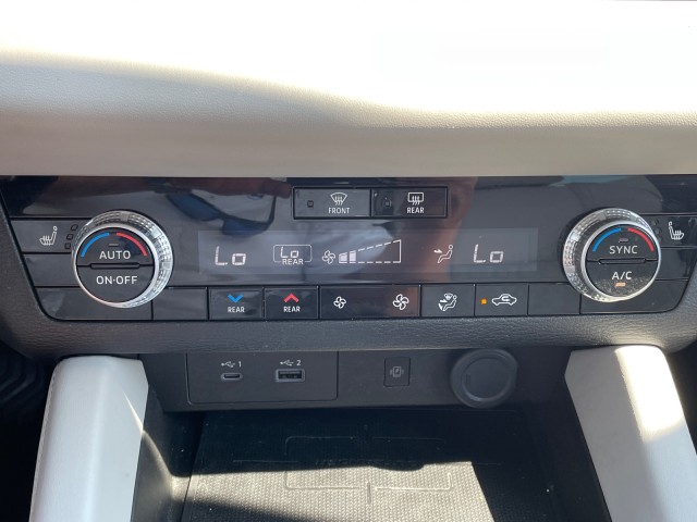 Vehicle image 26 of 28