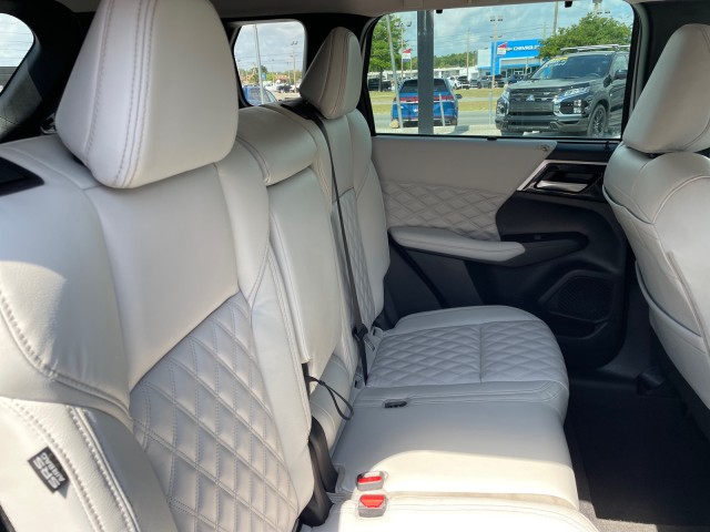 Vehicle image 11 of 28